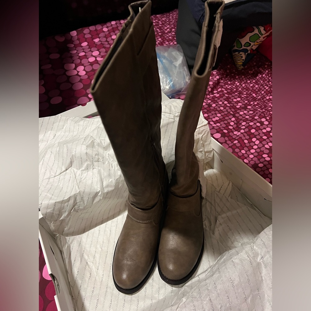 BRAND NEW IN BOX knee high brown boots from Aldo size EU41/US10